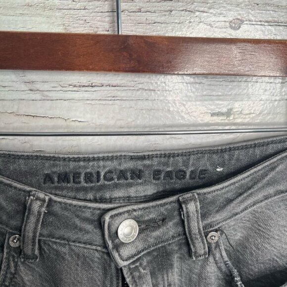 American  eagle mom jeans gray distressed size 6 - Picture 5 of 10
